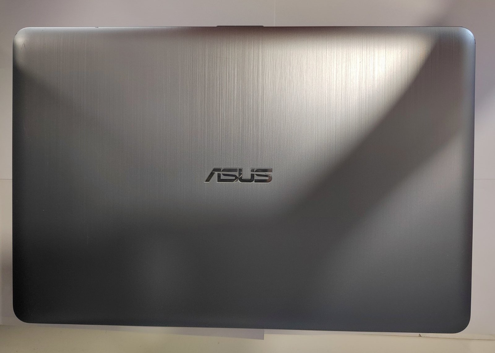 Asus X540YA-XO811D