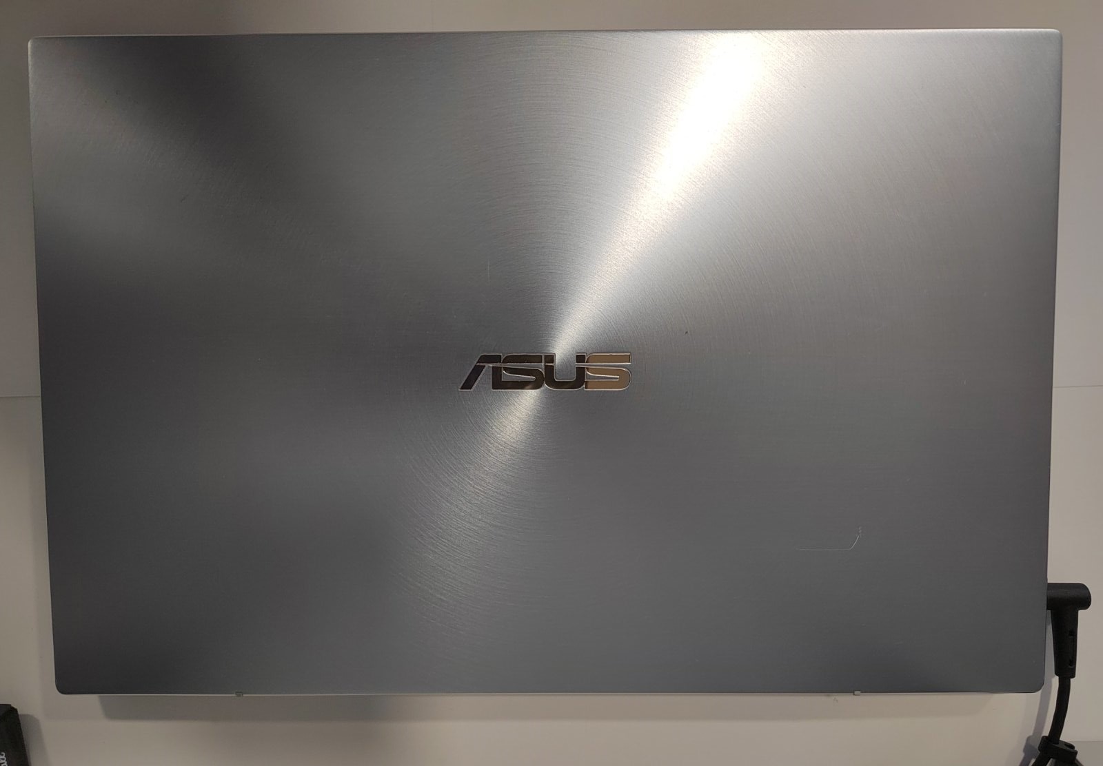 Asus ZenBook UM431D